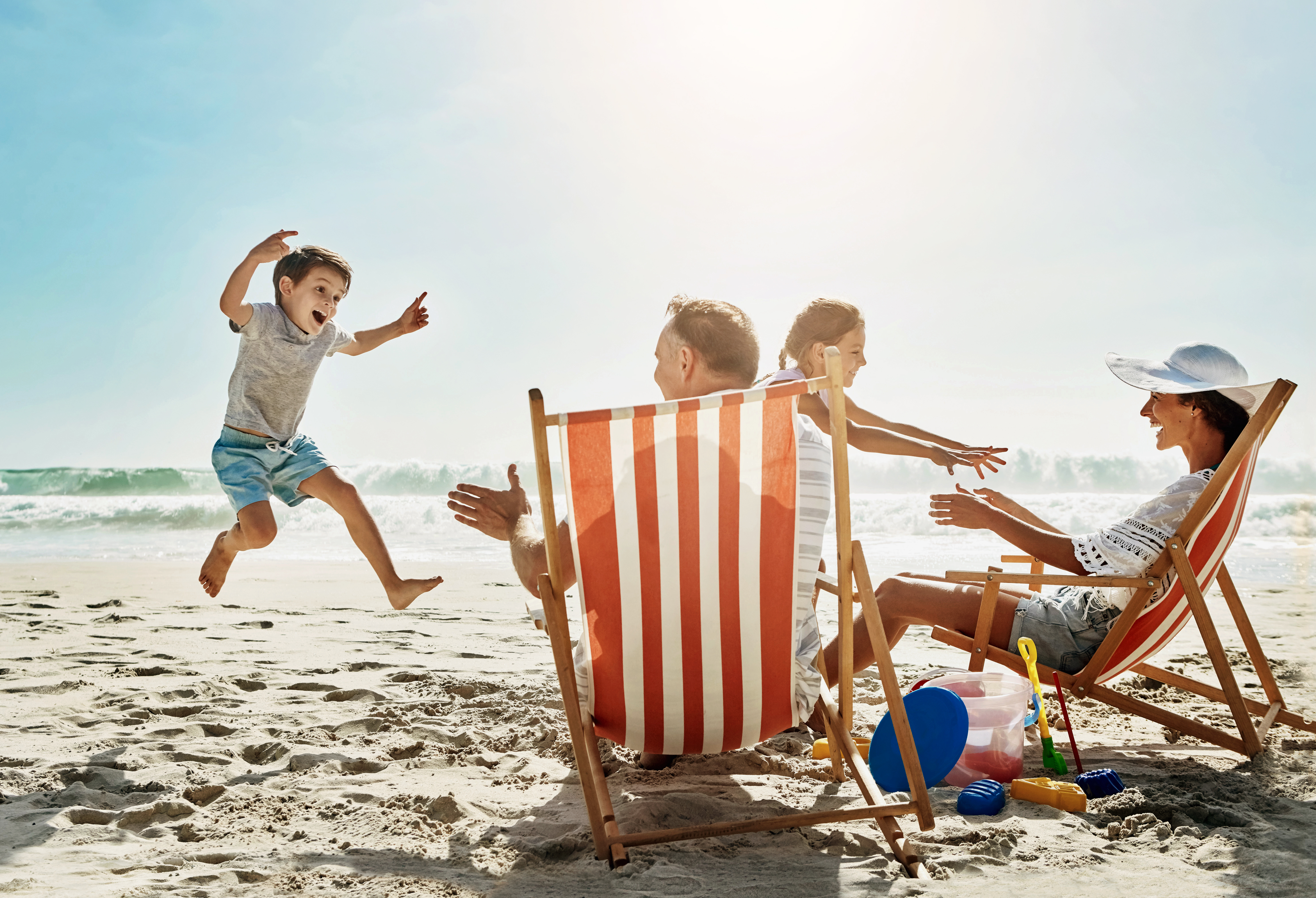 Your 2025 Family Summer Bucket List: 8 Ways to Strengthen Your Family This Summer